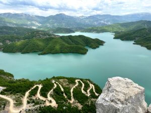Escape Tirana and explore Bovilla Lake & Gamti Mountain Skywalk with hotel pickup, guided hike, and stunning mountain views in Albania’s most beautiful nature spot. From Tirana to Bovilla Lake